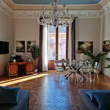 Luxury Historic With Heated Pool Near Catania, Taormina, The Sea And Mount Etna Holiday home *